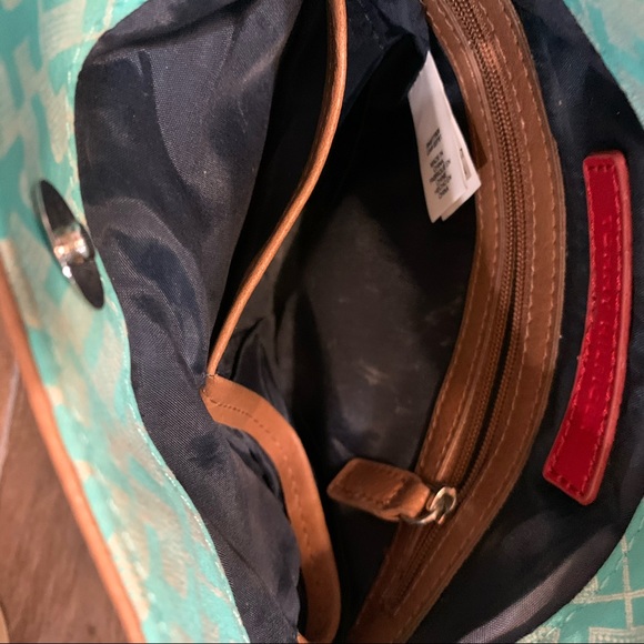 Tommy Hilfiger Crossbody Purse - Picture 6 of 6